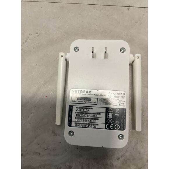 Netgear Wi-Fi Extender White Portable Signal Booster Wireless Device - Picture 2 of 2